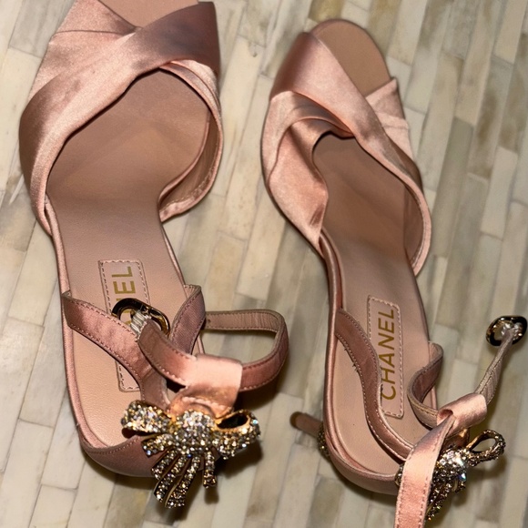 Chanel heels - Picture 1 of 2